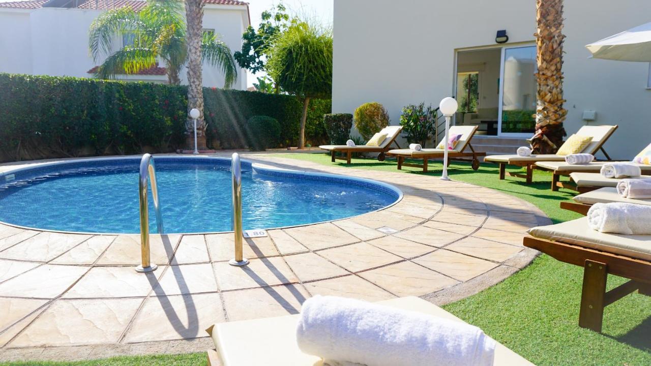 Villa Oasis By Ezoria Villas Coral Bay Exteriér fotografie